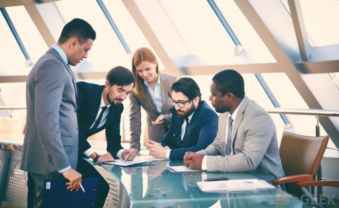How Consultants Guide Organizations Through Complex Tendering Processes