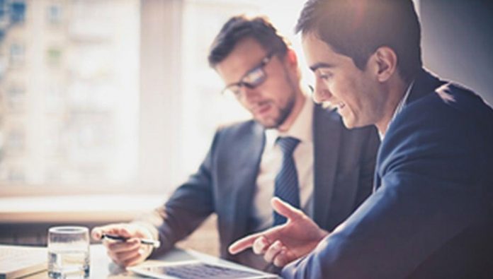 How Legal Advisors Mitigate Risks in Industry Collaborations