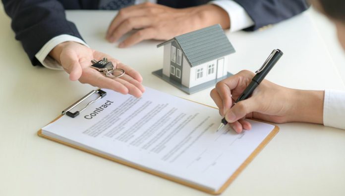 The Role of Real Estate Lawyers in Reviewing Zoning and Land Use Regulations