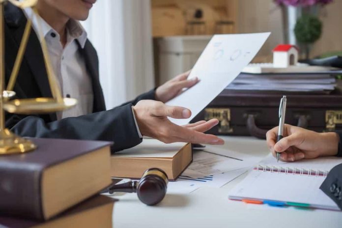 The Role of Legal Experts in Managing Bank Insolvency Cases